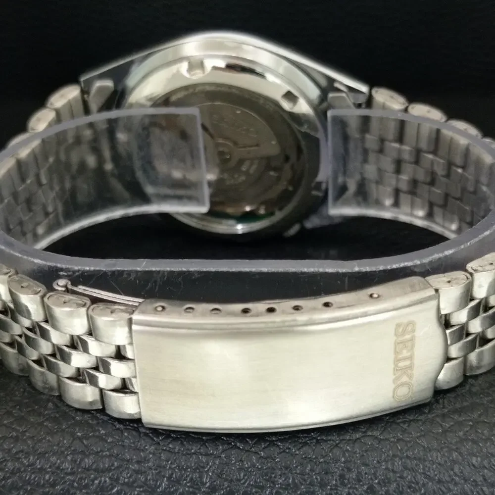 Vintage 1974 Seiko Automatic Mens Silver Watch W/daydate & Red accents